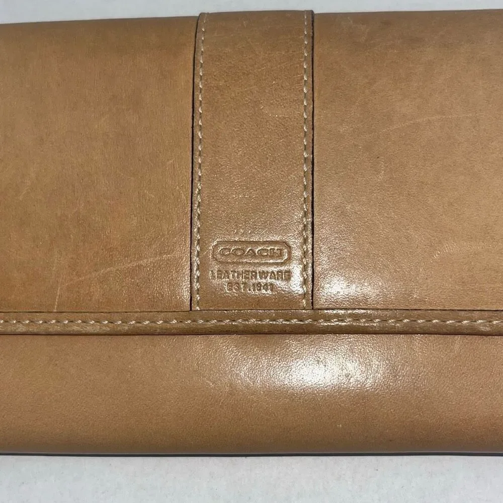 Coach Women's Light Tan Hampton Bill Card‎ Coin Tri-Fold Leather Wallet